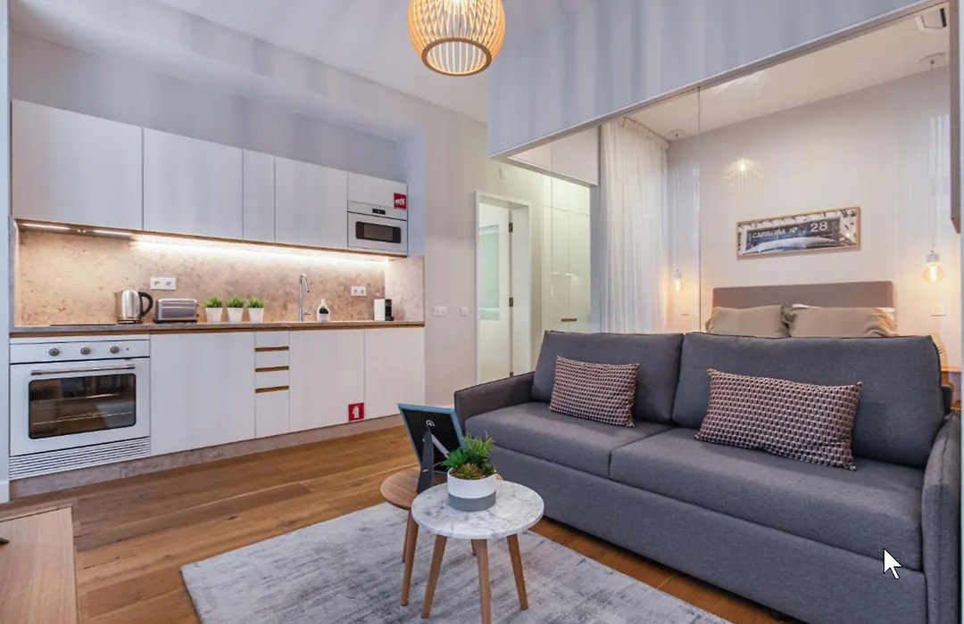 Upscale & Trendy Flat In The Center By Lovelystay-1